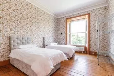 ペンション Montebello House