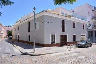 هتل آپارتمان Casa Pizarro, By Homing U