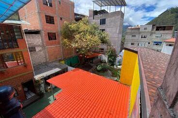 ホテル Garden House Hostal