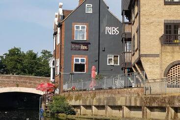 Lägenhetshotell Tradesmencontact Workers Inn