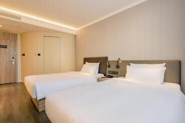 Hanting Premium Hotel Huayin Huashan Mountain Scenic Area Huayue Avenue