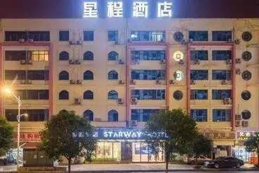 Starway Hotel Anshun Huangguoshu Street Anshun College