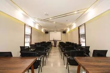 Starway Hotel Linyi University