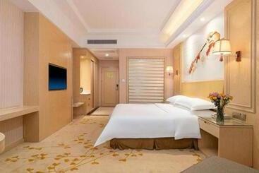 Vienna Hotel Anhui Suzhou Fuxiao Avenue
