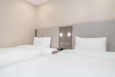 Hanting Hotel Beijing Tiananmen Square Qianmen