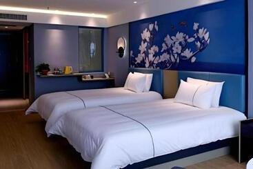 Magnotel Hotel Anshun West High Speed Railway Station