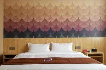 Pai Hotel Dengfeng Songshan Shaolin Temple Chonggao Road