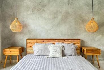 ペンション Island Boy Guesthouse E Prime Location In Canggu