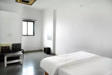 Hotel Ghate Rooms