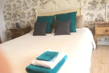 민박 Près Du Château