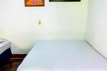 هتل Casa De Los Berrios