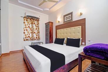 Hotell Oyo Ssv Elite