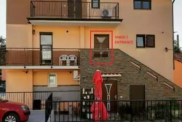 هتل Rooms Busija