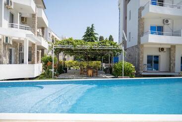 بنسيون Villa Antonio