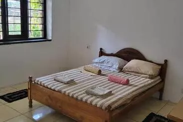 Arugam Hostel