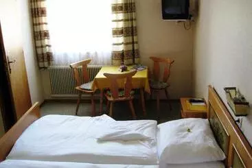 Aamiaismajoitus (B&B) Privatzimmer Eva Leitgeb