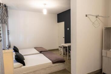 هتل Homies Place   Bistro