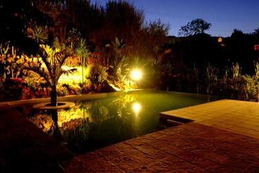 هتل Eco Lodge Les Chambres Du Voyageur