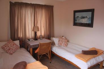 ベッドアンドブレックファースト Jaydees B And B