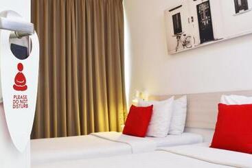 Hotel Spot On 89874 Gs Golden Star