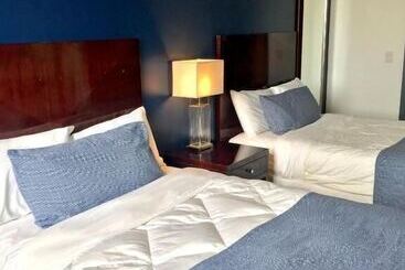 Hotel Commodore Suites