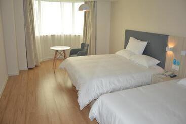 Hotel Hanting Beijing Zhanqian Square