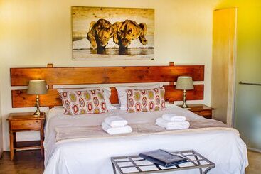 فندق Tshikwalo Game Lodge