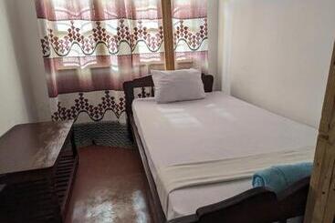 בית מלון כפרי Flamingo Guest House Znz