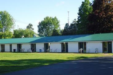汽车旅馆 Adirondack Inn