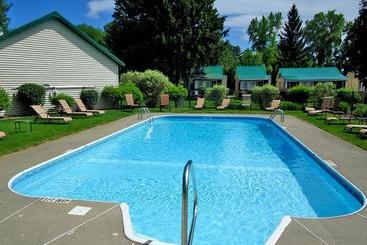 Motel Adirondack Inn