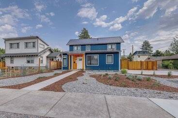 کلبه Awesome Missoula Home W/ Patio < 2 Mi To Downtown!