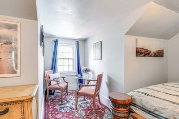 Cozy Cottage W/ Deck, 9 Mi To Downtown Beaufort!