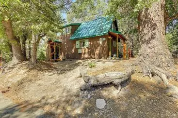 Mökkimajoitus Green Valley Lake Cabin Near Lake: Boat + Ski!