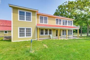 Adirondacks Cottage W/ Countryside Views!