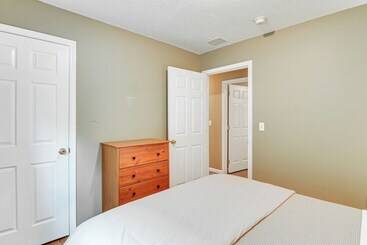 Campton Cottage W/ Hot Tub, Near Hiking + Climbing