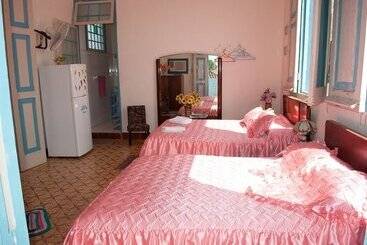 پانسیون Hostal Familia Moretón Sánchez