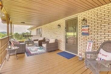 بيت ريفى Spacious Ohio Family Home On 5 Acre Property!