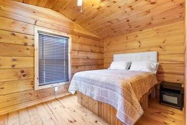 Edinboro Lake Resort Cabins