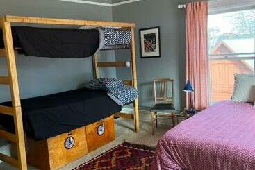 Fernweh Inn & Hostel