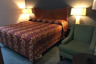 Hotelli Budget Inn & Suites