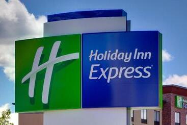 Hotelli Holiday Inn Express Queensbury Lake George Area, An Ihg
