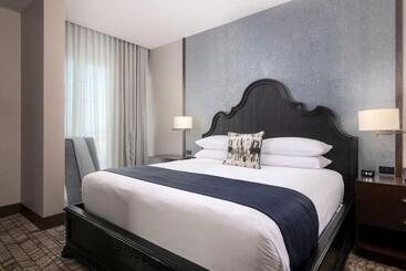 The Stella Hotel, Autograph Collection