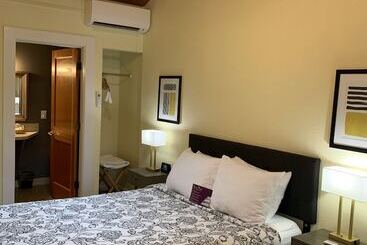 فندق على الطريق Palm Cottages