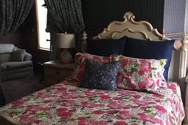 Queen Anne Bed And Breakfast