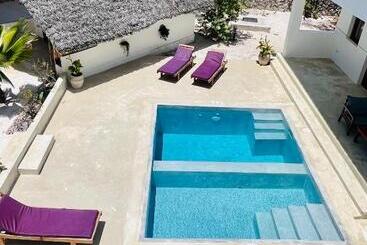 Hotel Mnana Beach Bungalows