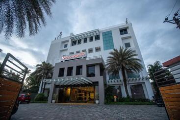 فندق Niya Regency