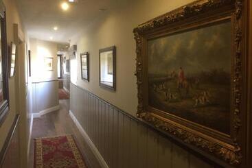 בית מלון כפרי Horse & Hound