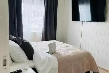 Pansiyon Rooms 15mins From Oslo Airport With Free Parking