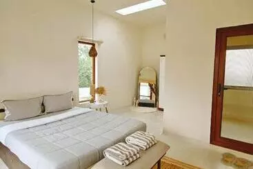 Aamiaismajoitus (B&B) Tuscan Breeze, Nandi Hills