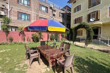 Hotel Shahin Heritage And Homestays